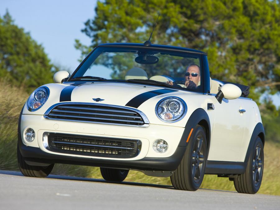  Mini Cooper Cabrio 2010 года  (US) (фото 15 из 30)
